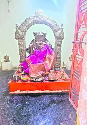 గంగాభవానీ  ఆలయంలో చోరీ 
