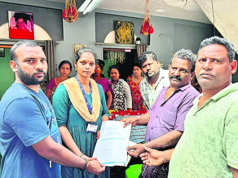వృద్ధుడి నేత్రదానం.. ఇద్దరికి చూపు 
