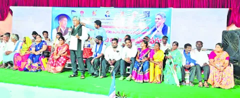 చేయూత పింఛన్లు పెంచేవరకు పోరు