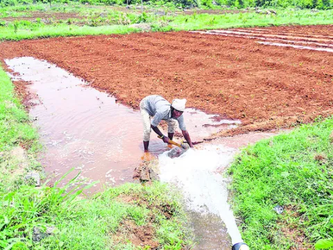 చిరుజల్లులకే పరిమితమైన వర్షాలు