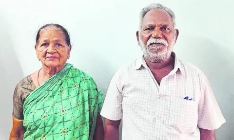 గాయకుడి గొంతు మూగబోయింది 