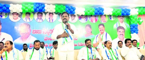 నిలదీద్దాం.. నిలబడదాం 