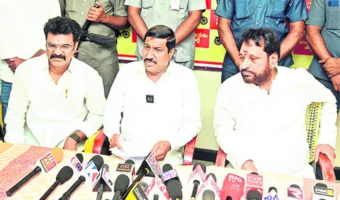 రహదారి నిర్మాణాలను వేగవంతం చేయాలి 