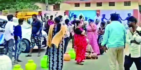 కాలవా.. నీటి కష్టాలు పట్టవా? 