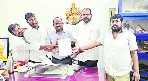 తరగతి గదులు నిర్మించండి