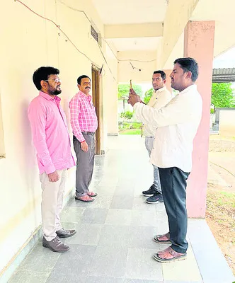 ఎఫ్‌ఆర్‌ఎస్‌కు సర్వర్‌ ప్రాబ్లమ్‌
