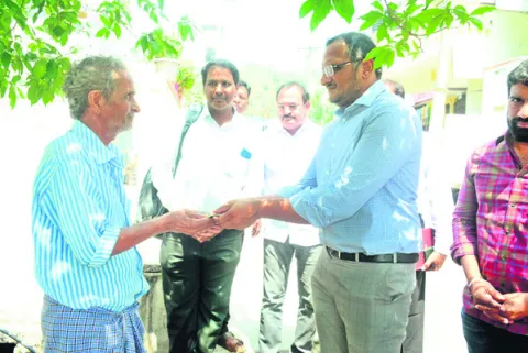 జిల్లాలో 93.55 శాతం పింఛన్ల పంపిణీ 