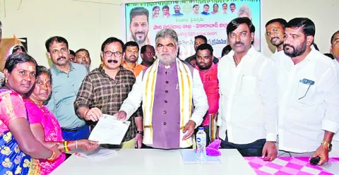 కళాశాల కలను సాకారం చేస్తాం