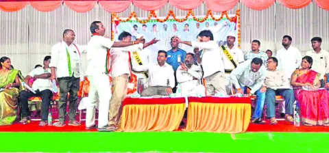 అధికార, ప్రతిపక్షాల మధ్య మాటల యుద్ధం 