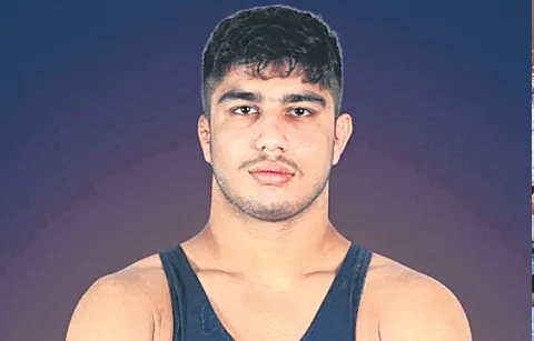 Young Indian wrestler Lucky advanced to the finals in the 110 kg category