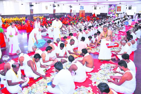 తాళం వేసిన ఇంట్లో చోరీ