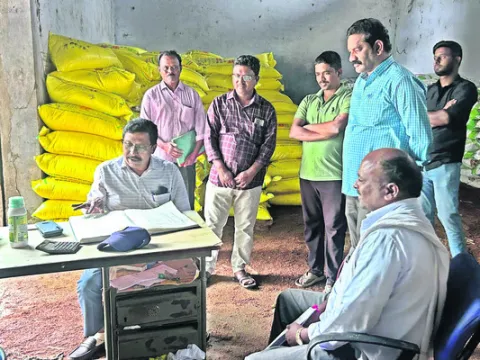ఎరువుల కొరత లేదు
