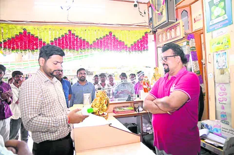 కృత్రిమ కొరత సృష్టిస్తే చర్యలు