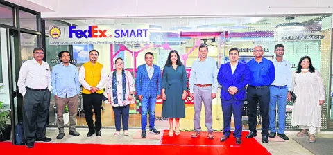 ఐఐటీలో స్మార్ట్‌ సెంటర్‌ 
