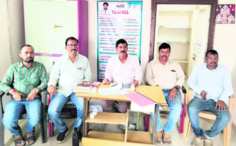 స్తంభాలపై కేబుల్‌ తొలగించాలి 