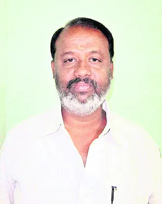 షార్ట్‌ సర్క్యూట్‌తో  ఎలక్ట్రానిక్‌ పరికరాలు దగ్ధం 
