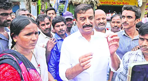 కాంగ్రెస్‌ నేతల ఇళ్లను ముట్టడిస్తాం 