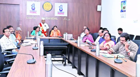 భూ భారతి దరఖాస్తులను పరిష్కరించాలి