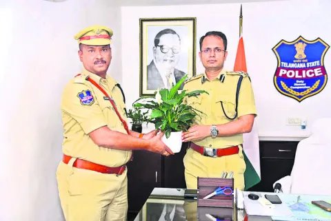 మహిళా క్లినిక్‌ సేవలను సద్వినియోగం చేసుకోవాలి
