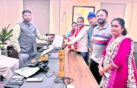 బ్రిడ్జికి మరమ్మతు చేపట్టాలి
