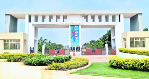 జీతాలు మహాప్రభో..! 