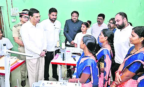 భద్రక్‌లో గవర్నర్‌ పర్యటన 
