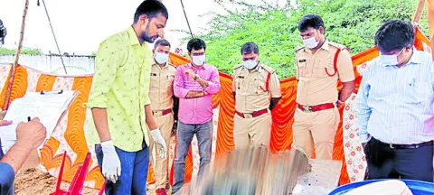 బాలుడి మృతదేహానికి పోస్టుమార్టం 