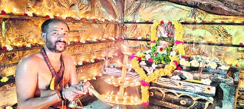 సోమేశ్వరాలయంలో లక్ష బిల్వార్చన