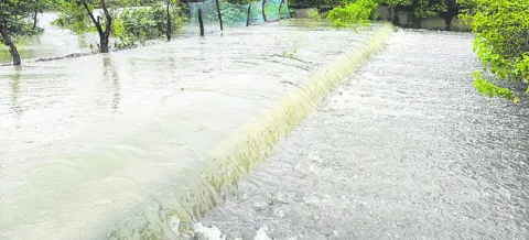 నిండుకుండల్లా చెరువులు