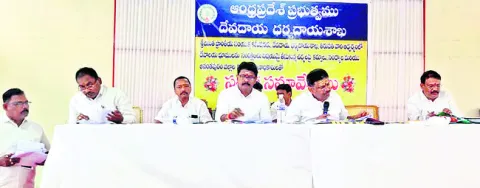 ఆలయాల అభివృద్ధికి కృషి చేయండి 