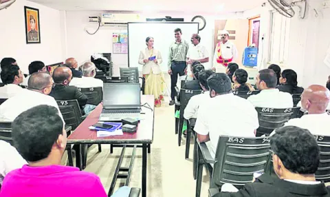 సాంకేతికతను వినియోగించుకోవాలి