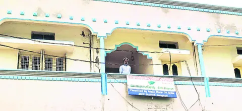 నిడిగొండ సొసైటీలో శఠగోపం