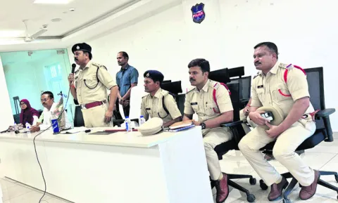 డ్రైవర్లు రహదారి నిబంధనలు పాటించాలి 