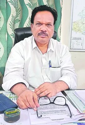 ఇబ్బందులు పడుతున్నాం 
