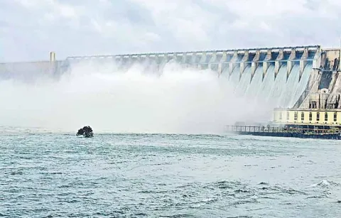 Godavari river rising hourly near Bhadrachalam