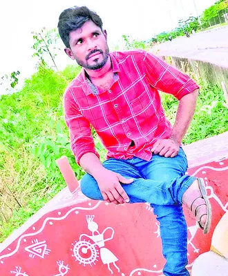 విద్యుత్‌ వైర్లతో చేపలు వేటాడుతూ మృతి