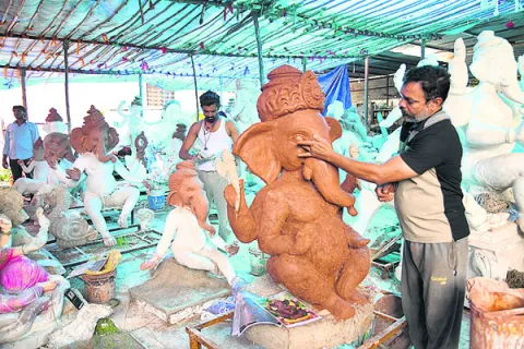 పార్వతి తనయా