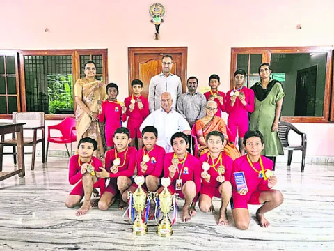జాతీయ స్థాయి యోగా పోటీలకు ఎంపిక 