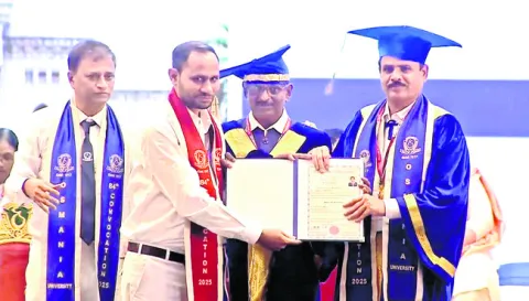డాక్టరేట్‌ ప్రదానం 