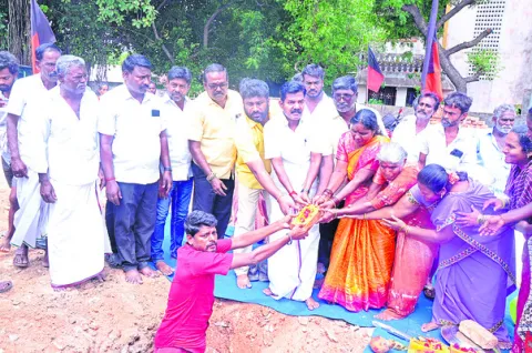 కుశస్థలి నదిలో కట్టకు అడ్డుగోడ