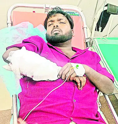 నాటుబాంబుతో యువకుడి హత్యకు కుట్ర