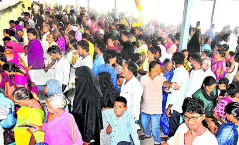  ‘జీజీహెచ్‌’లో జీతం.. ‘ప్రైవేటు’లో వైద్యం! 