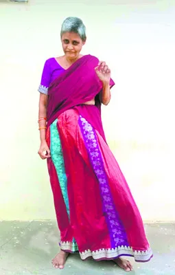 ఈమె అనర్హురాలట... 