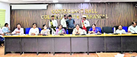 ప్రణాళికాబద్ధంగా యూరియా పంపిణీ చేయాలి