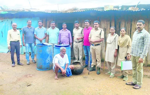 ఎకై ్సజ్‌ దాడులు