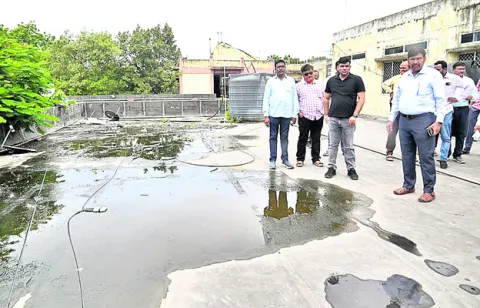 కలెక్టరేట్‌, ఆస్పత్రి పరిశుభ్రంగా ఉండాలి