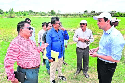 హంద్రీనీవా కాలువ పనుల పరిశీలన 