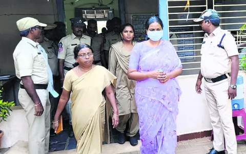 అరుణ అరెస్ట్‌ 