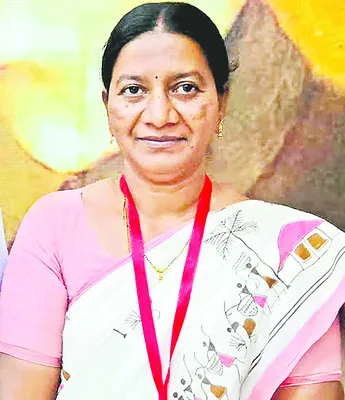 నిరుపేద కుటుంబాలను రోడ్డున పడేస్తున్న మద్యం  
