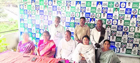 దివ్యాంగులపై కూటమి కక్ష సాధింపు 